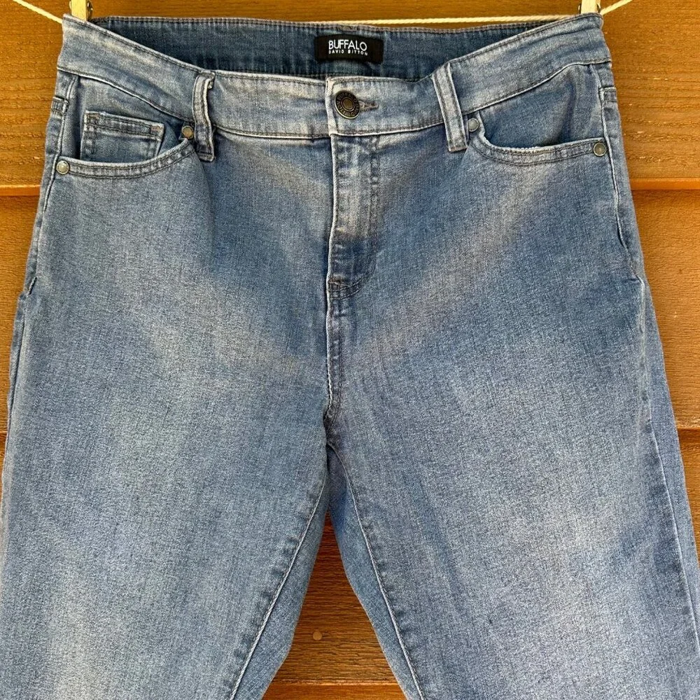 Buffalo David Button Aubrey Mid-Rise Super Stretch Soft Ankle Grazer Jeans 8/29 - Picture 2 of 12